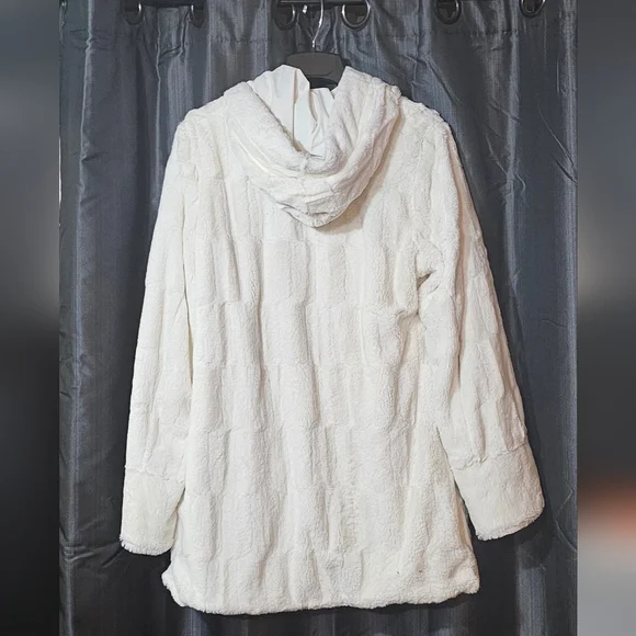 White Glamorous Womens Fur Versatile Reversible Rain Coat  Button Jacket EUC - Picture 9 of 12